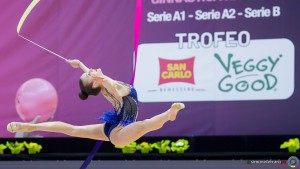 moderna legnano viarenich darya   nastro sfe06660 copia simone ferraro ph copia